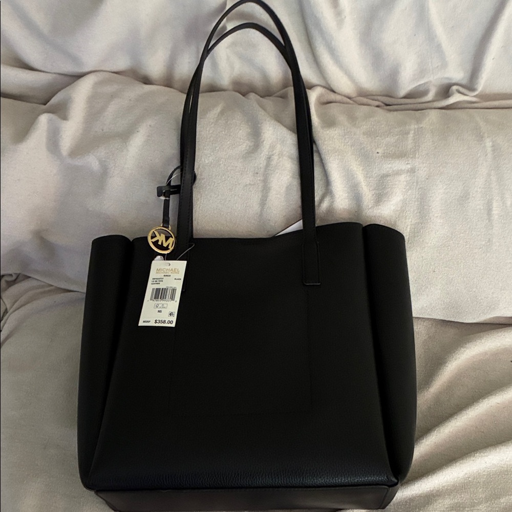 Michael Kors Elegant Black Leather Tote